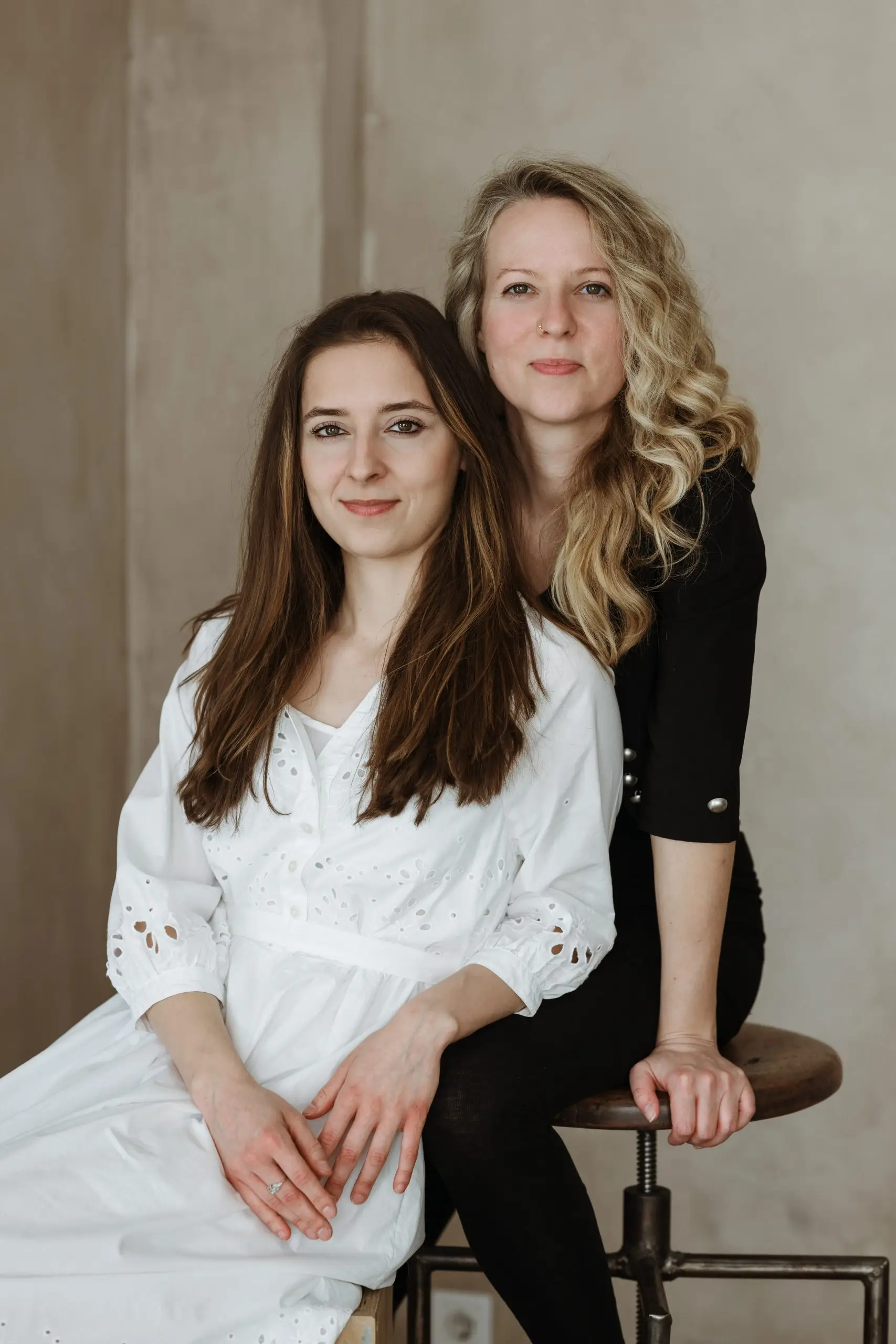 Picture about the two professionals an embryologist and a psychologist who founded the website